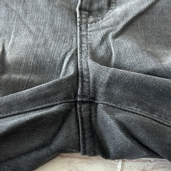 Madewell Faded Black Dark Grey 9” High Rise Skinny Step Raw Hem Jeans - Picture 7 of 14